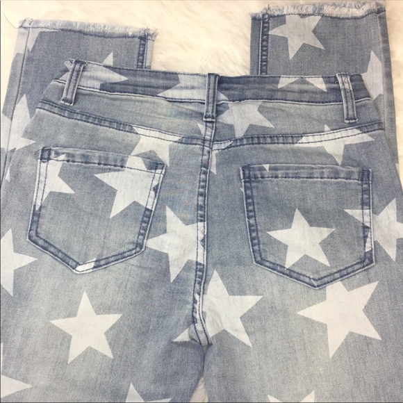 Light Denim Distressed Star Printed Jeans - Picture 8 of 8